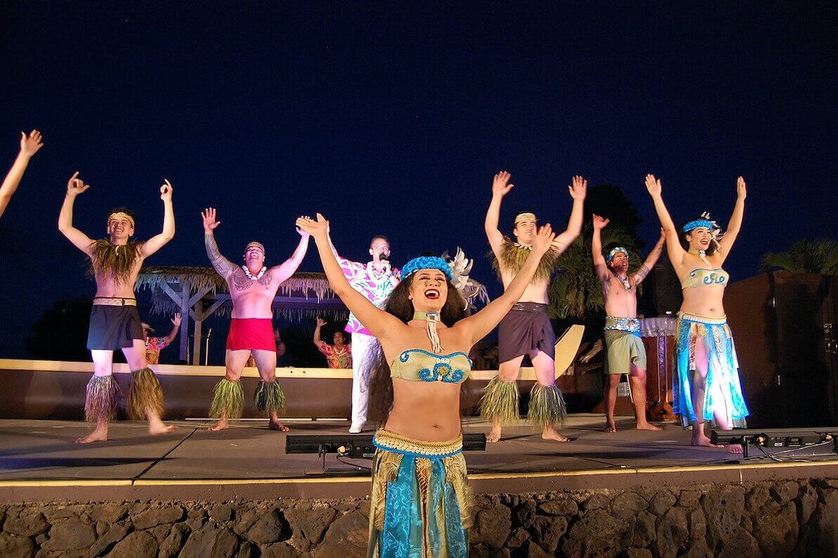 Live Hawaiian & Polynesian Show