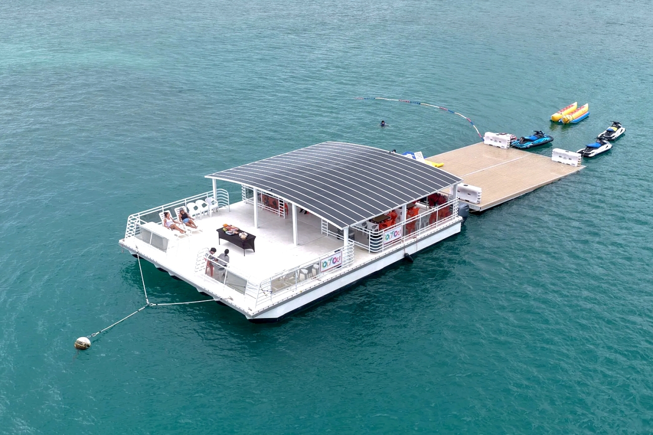 The Ocean Lounge and HydroHoist platform on Maunalua Bay