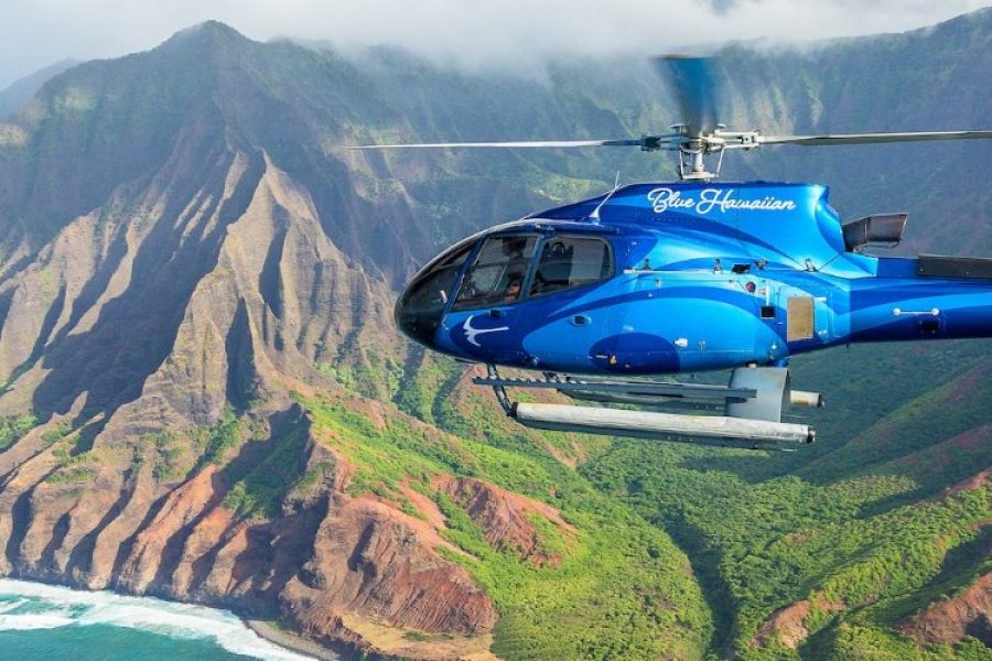 Blue Hawaiian helicopter tour over Oahu, Hawaii
