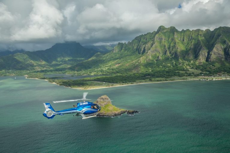 Helicopter tour over Chinaman's Hat and Kaneohe Bay on Oahu's windward side