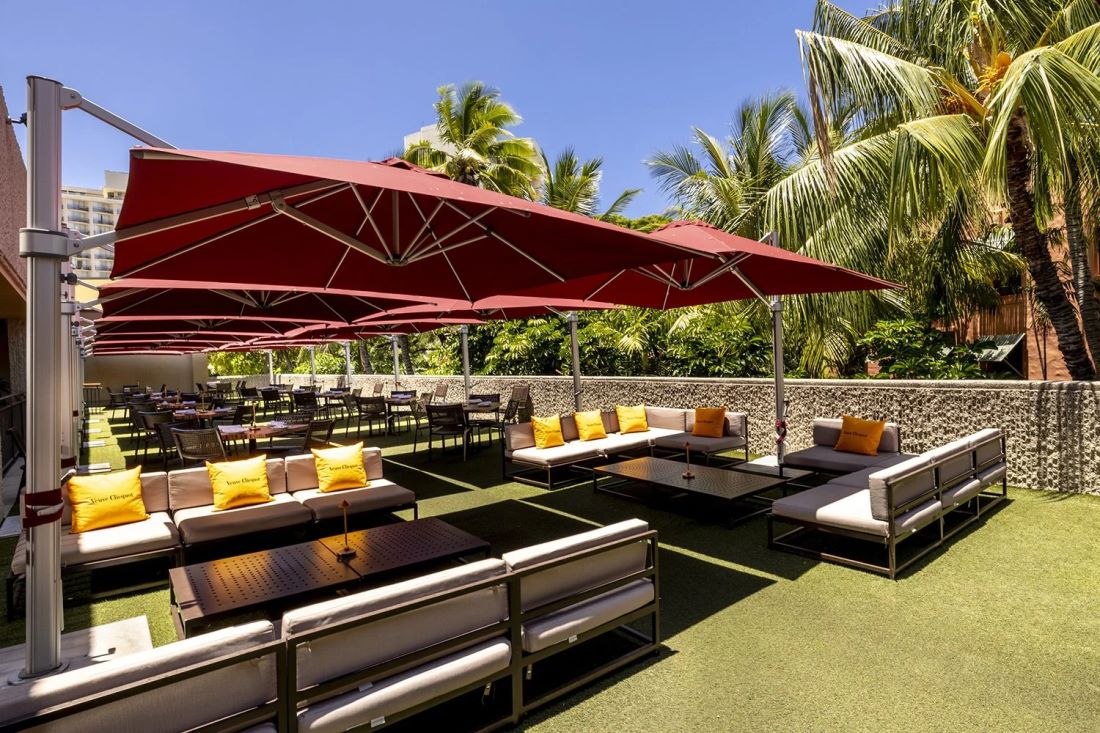 The outdoor lounge terrace at Royal Hawaiian Center